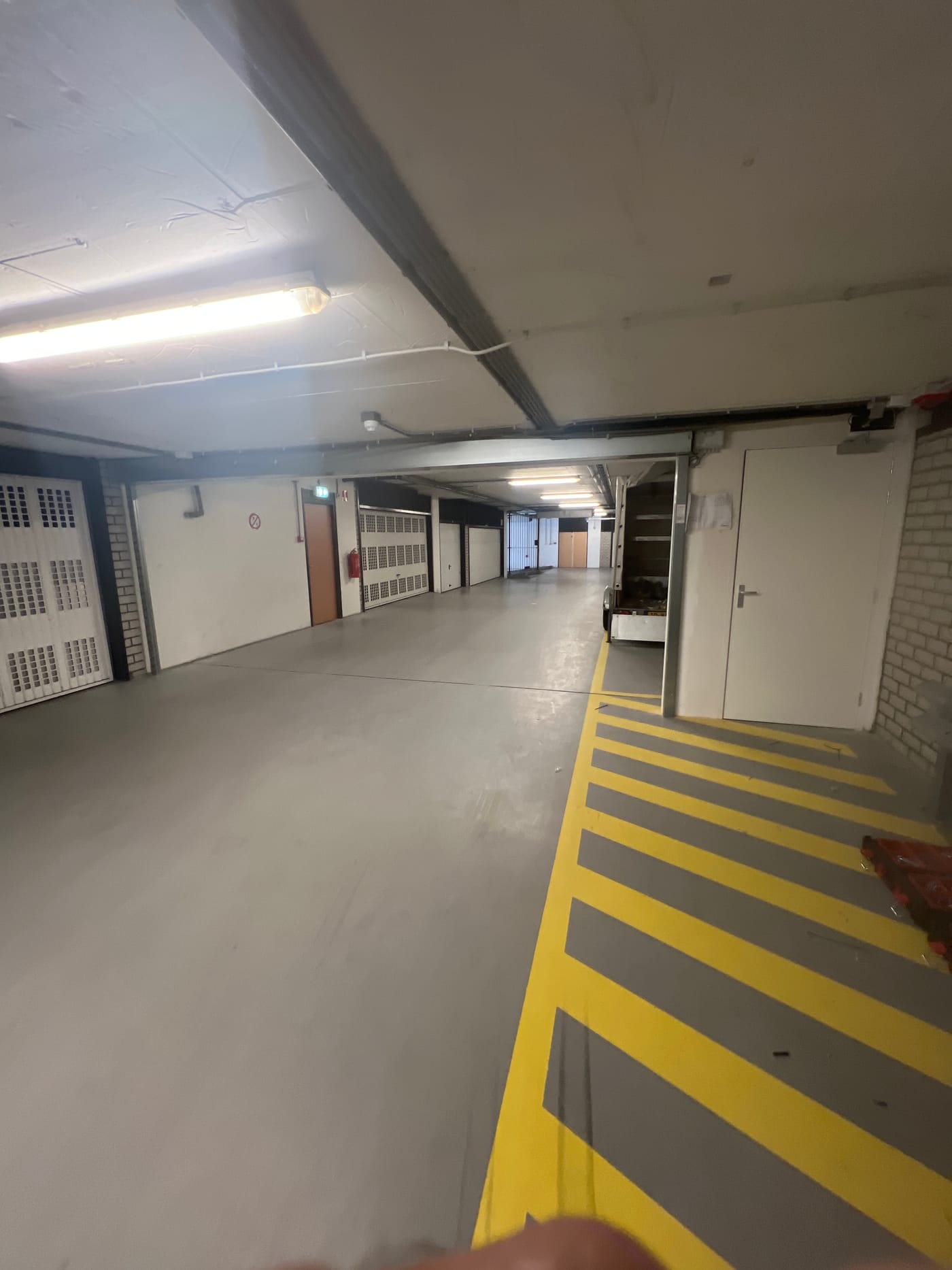 Opgeleverde brandwanden en deuren in de parkeergarage van De Hoge Erasmus